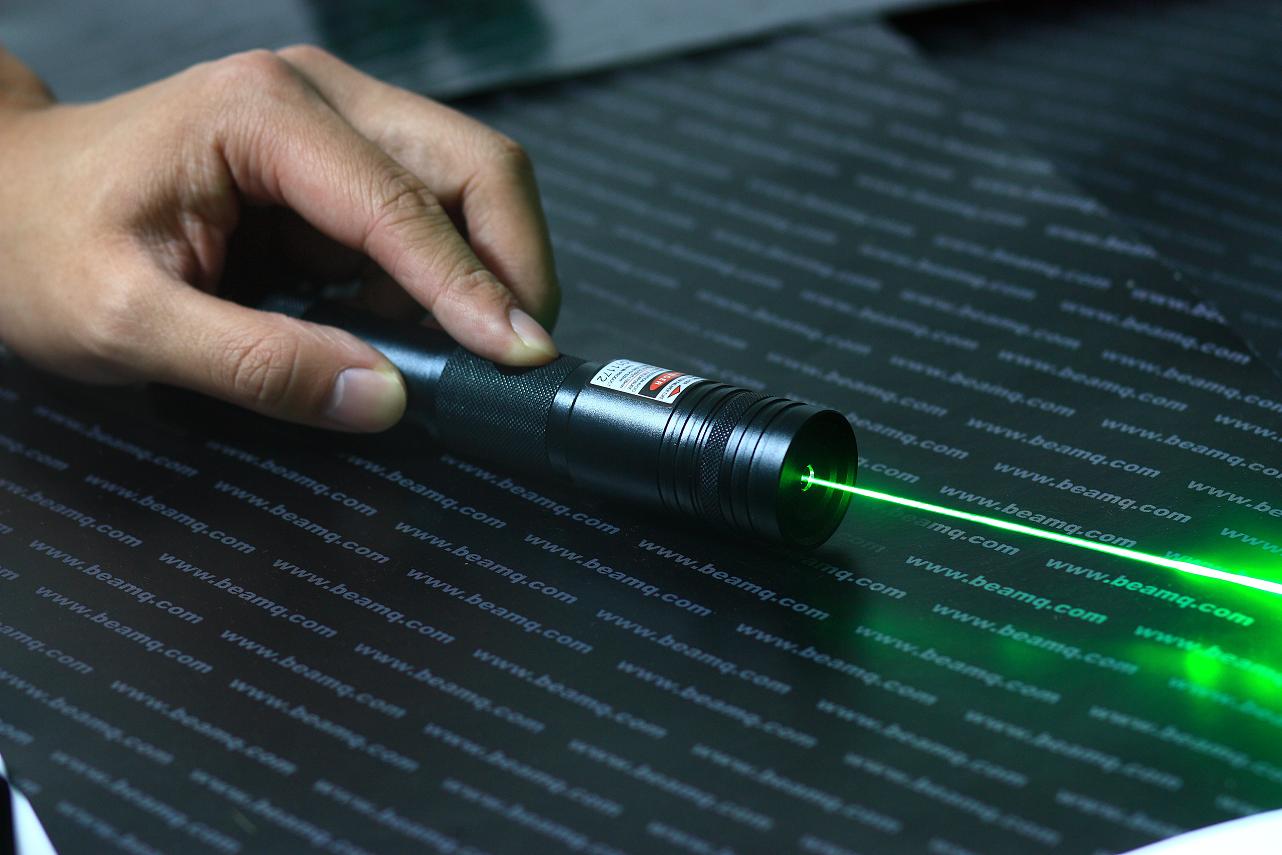 (image for) 100mw Burning Green Laser Pointer - Click Image to Close